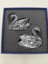 Statuina coppia cigni