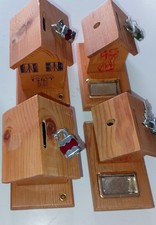 Salvadanaio a forma di casa in