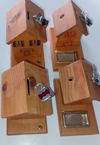 Salvadanaio forma casa in - a,