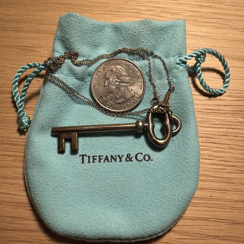 Collana con ciondolo chiave