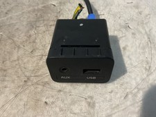 INTERFACCIA PRESA USB/INGRESSO AUX PER KIA Sportage Serie 96110-3W700 (10>16)