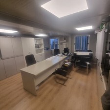  container adibito ad ufficio con pavimento e 2 entrate
