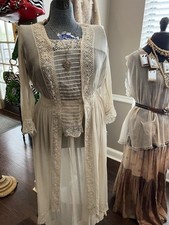 Antico abito donna bianco