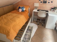 Letto doppio salvaspazio con scrivania – Bianco opaco, ottime condizioni