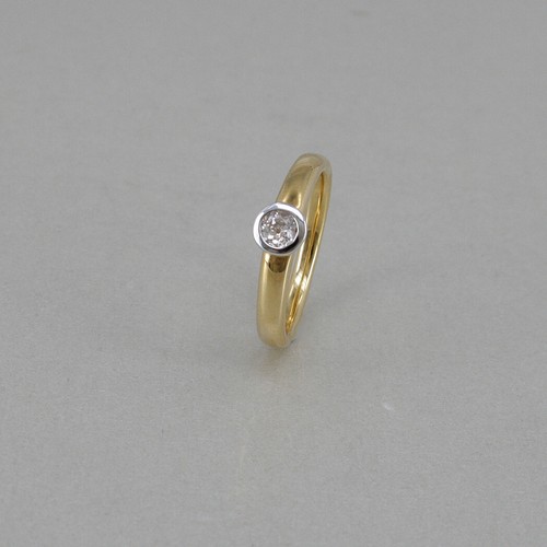 Anello solitario oro giallo
