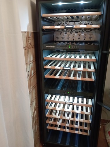 Vetrina frigorifero frigo vini