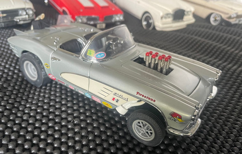 Danbury mint 1961 chevrolet - danbury,