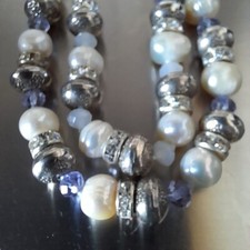 COLLANA LUNGA PERLE FIUME E ARGENTO 925, CON PERLE LILLA E BIANCHE, ELEGANTE