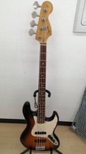 Basso elettrico tipo SQUIER
