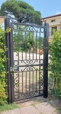 cancello pedonale in ferro pieno forgiato e battuto a mano  