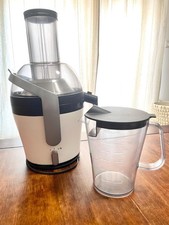 C- Philips HR1869/80 Centrifuga per freschi succhi di frutta e verdura.