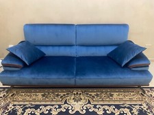 Divano a tre posti in velluto