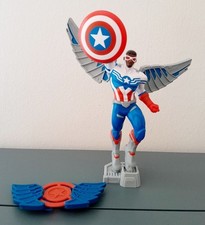 Figure Capitan America Sam Wilson sorpresa uovo di pasqua Kinder 2025 Marvel