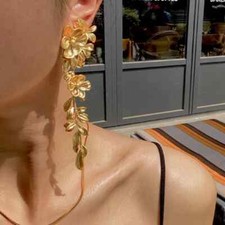 Orecchini lunghi oro opaco
