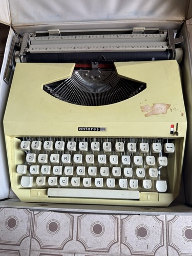 Macchina scrivere - da,