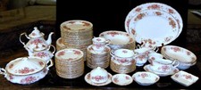 PARAGONE vintage Elizabeth Rose Fine Bone China. Made in England