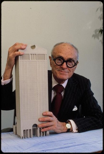 Foto philip johnson 1977 t - johnson, at&t