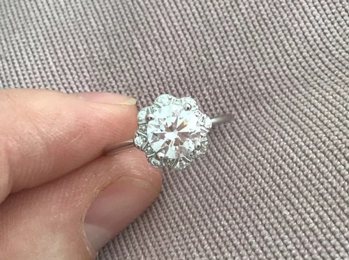 Anello solitario con - , diamanti
