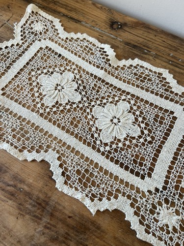 Antique mondano netting lace - mondano,