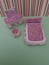 Letto, toletta e sgabello