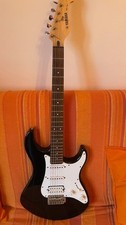 CHITARRA YAMAHA EG112