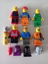 Minifigure lego e qualche accessorio come lo zaino, la dinamite, 2 minifigur Etc