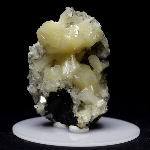 103 gms stilbite su - stilbite,