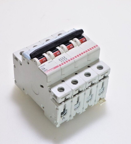 Interruttore automatico