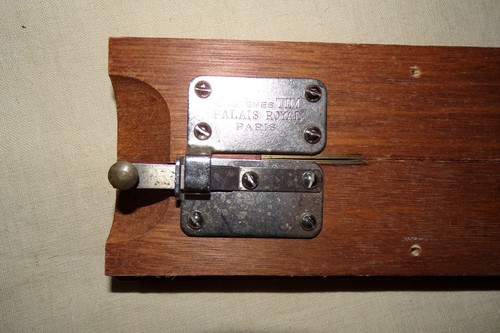 Ancienne charnière de - ,