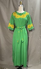 Abito verde latinoamericano