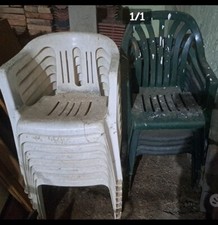 Sedia giardino, esterno. Bianche e verdi. In buone condizioni 