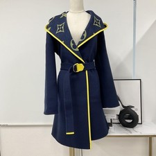 Cappotto con cappuccio e