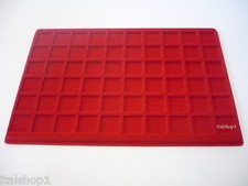 UN VASSOIO GRANDE IN COLORE ROSSO PER 60 MONETE CON UN DIAMETRO FINO 26 mm