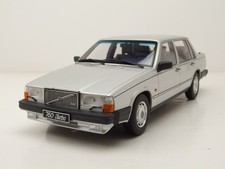 Volvo 760 1985 modellino auto argento 1:18 Triple9