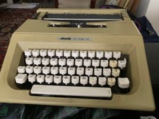 vintage Olivetti Lettera 25