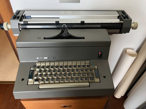 Macchina scrivere olivetti - da,