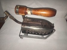 Antico Ferro Da Stiro A Gas