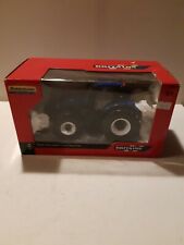 Britains New Holland T7 215 Tractor  1 32