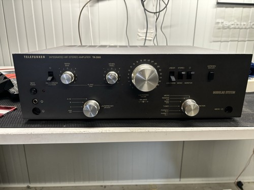 Amplificatore stereo integrato