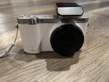 Samsung NX3000 with 20-50mm
