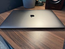 APPLE MacBook Pro 2018 i7 256