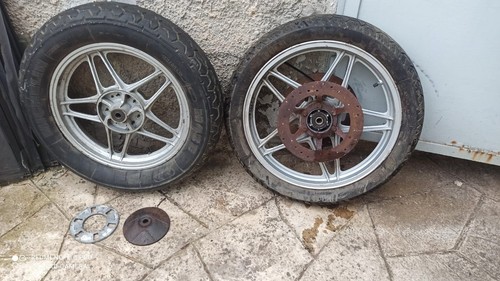 Moto guzzi v65 v35 - guzzi, ruote