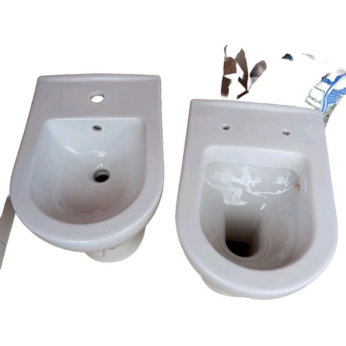 Coppia sanitari filo - sanitari,