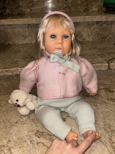 Beautiful original furga doll - original,