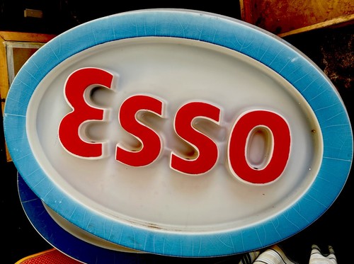 Insegna vintage esso - vintage, ovale
