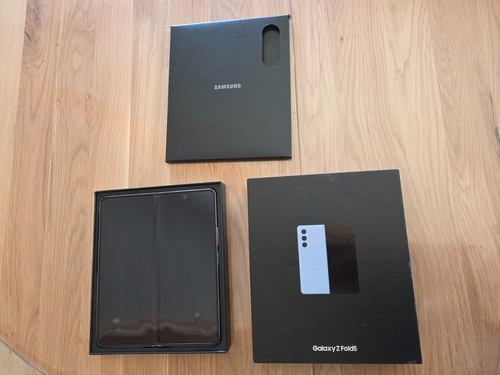 Samsung galaxy fold fold5 - 5,