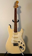FENDER SQUIER STRAT -