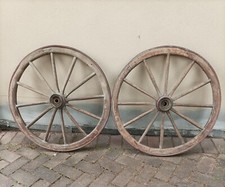 ruote calesse n.2 in ottimo stato in legno  cerchi esterni in ferro  circa cm 90