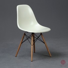 Vitra Eames Fibra di Vetro