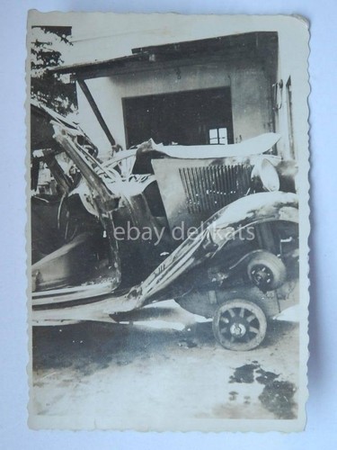 Trieste auto 1930 distrutta - auto,
